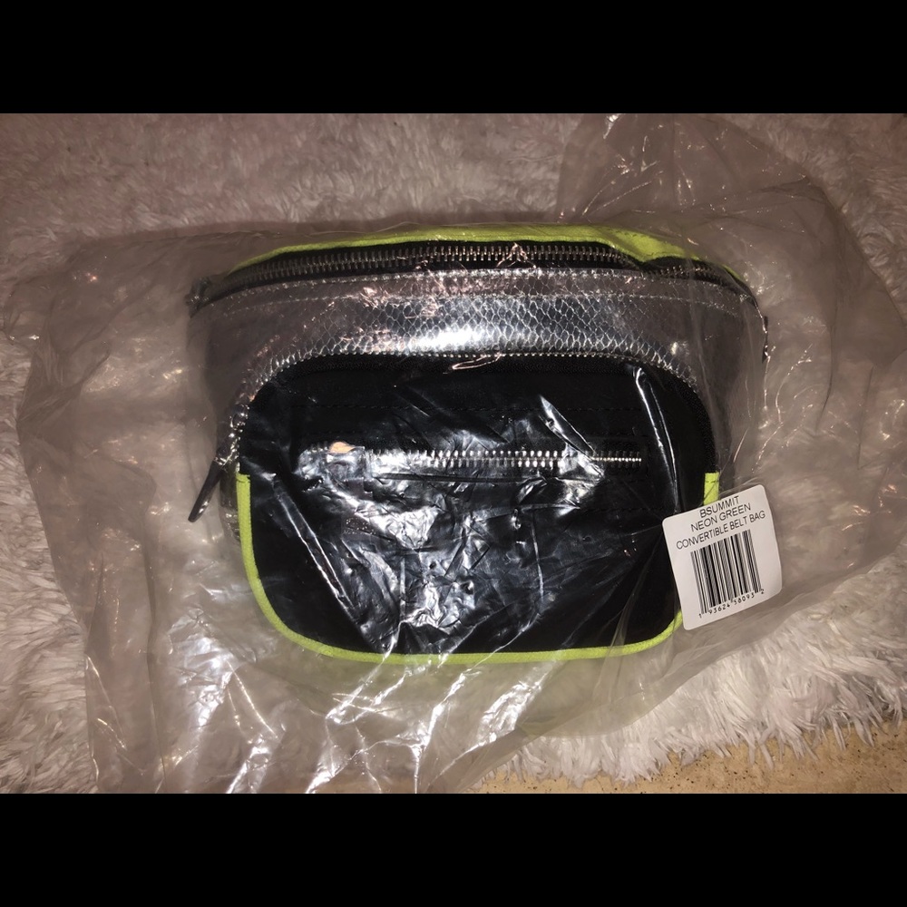 Steve Madden BSUMMIT Convertible Belt Bag